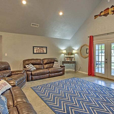 Modern Retreat With Gas Grill - Walk To Lake Texoma! Kingston Exteriér fotografie