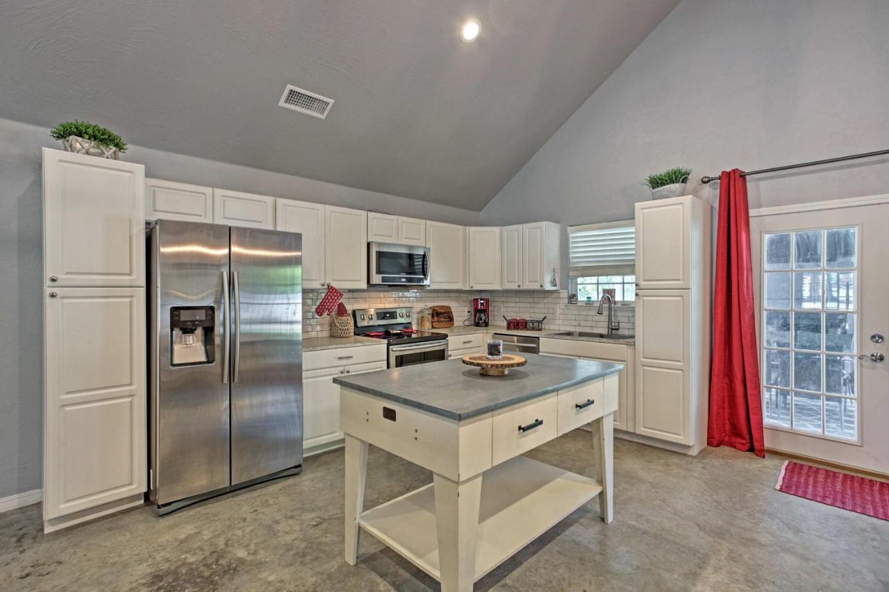 Modern Retreat With Gas Grill - Walk To Lake Texoma! Kingston Exteriér fotografie