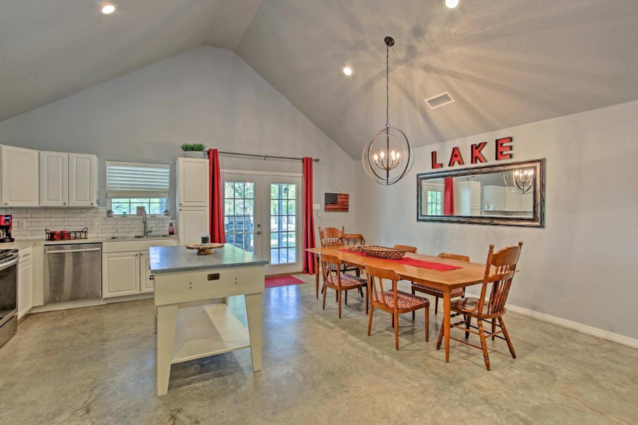 Modern Retreat With Gas Grill - Walk To Lake Texoma! Kingston Exteriér fotografie